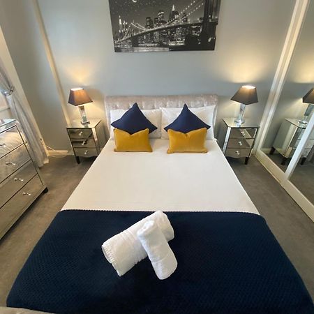The Brook House - Spacious 3 Bed Home From Home In Burton Extérieur photo