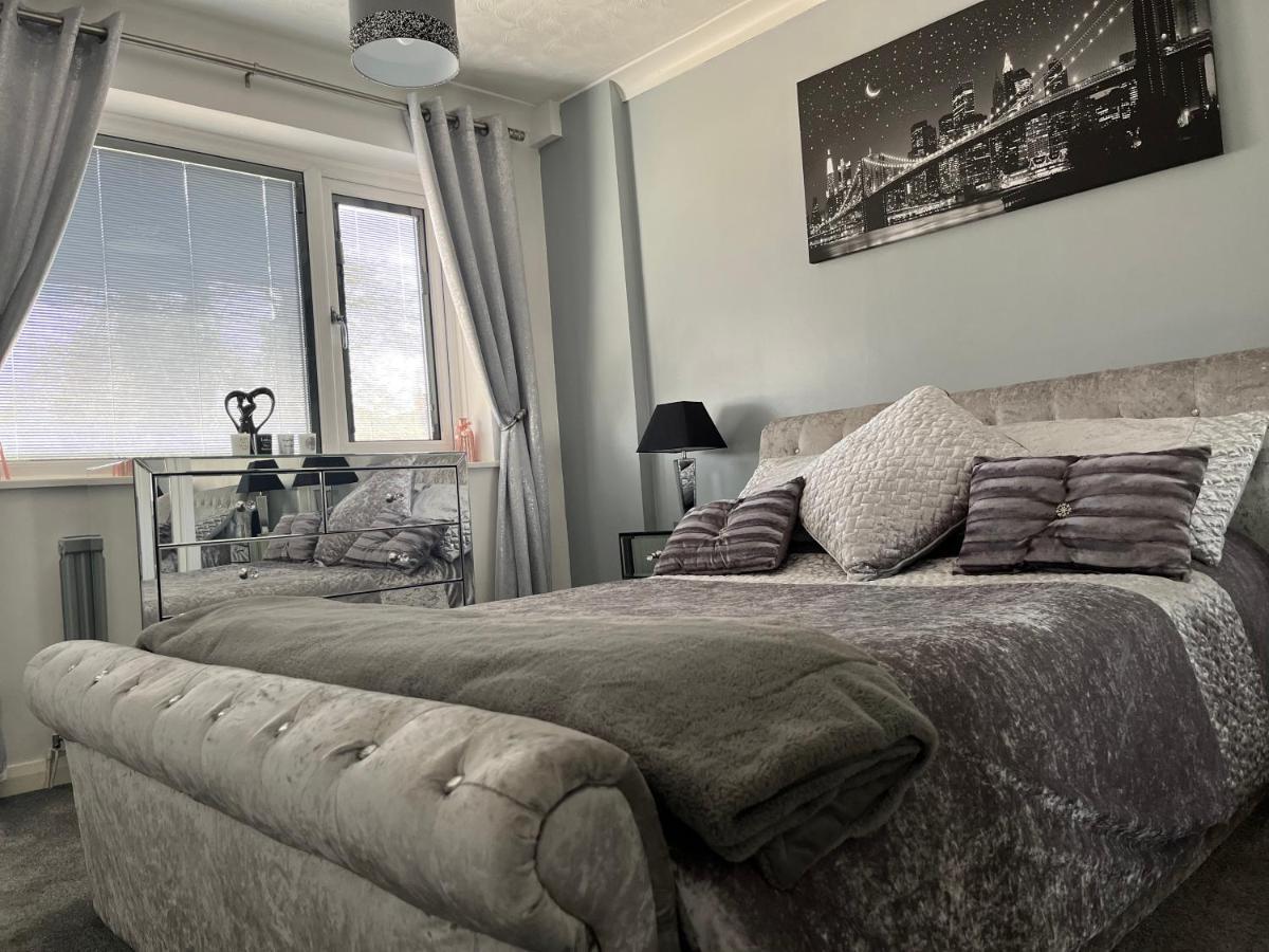 The Brook House - Spacious 3 Bed Home From Home In Burton Extérieur photo