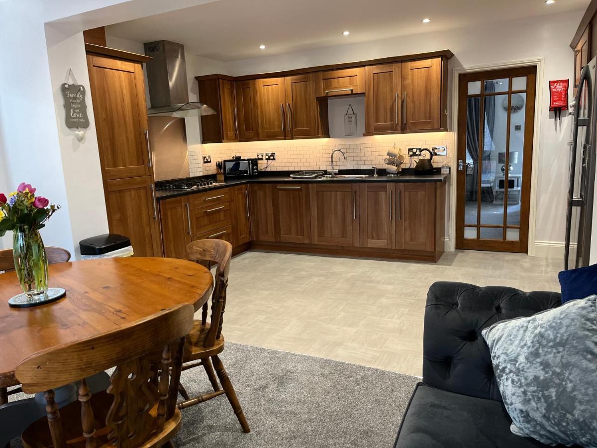 The Brook House - Spacious 3 Bed Home From Home In Burton Extérieur photo