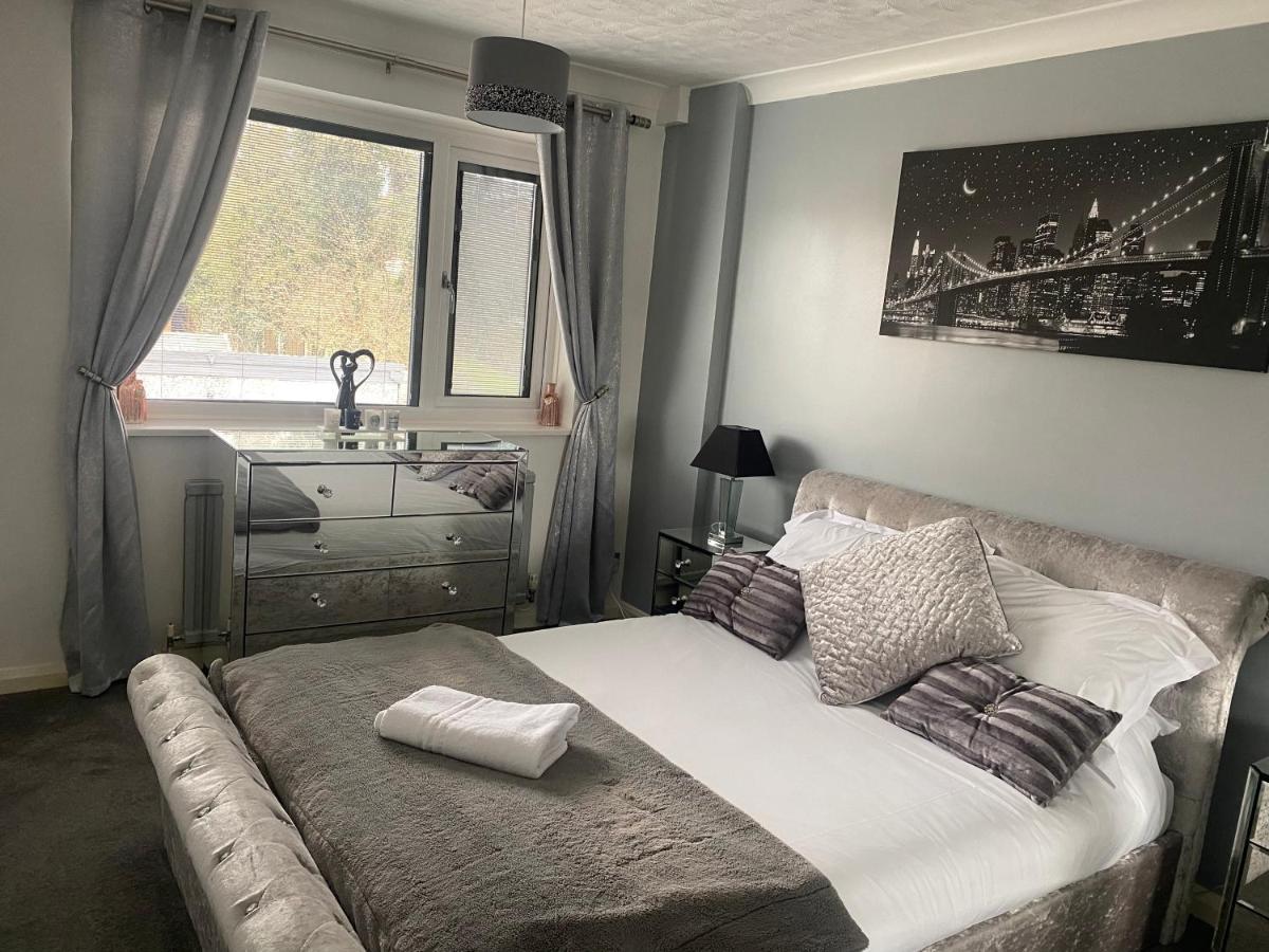 The Brook House - Spacious 3 Bed Home From Home In Burton Extérieur photo