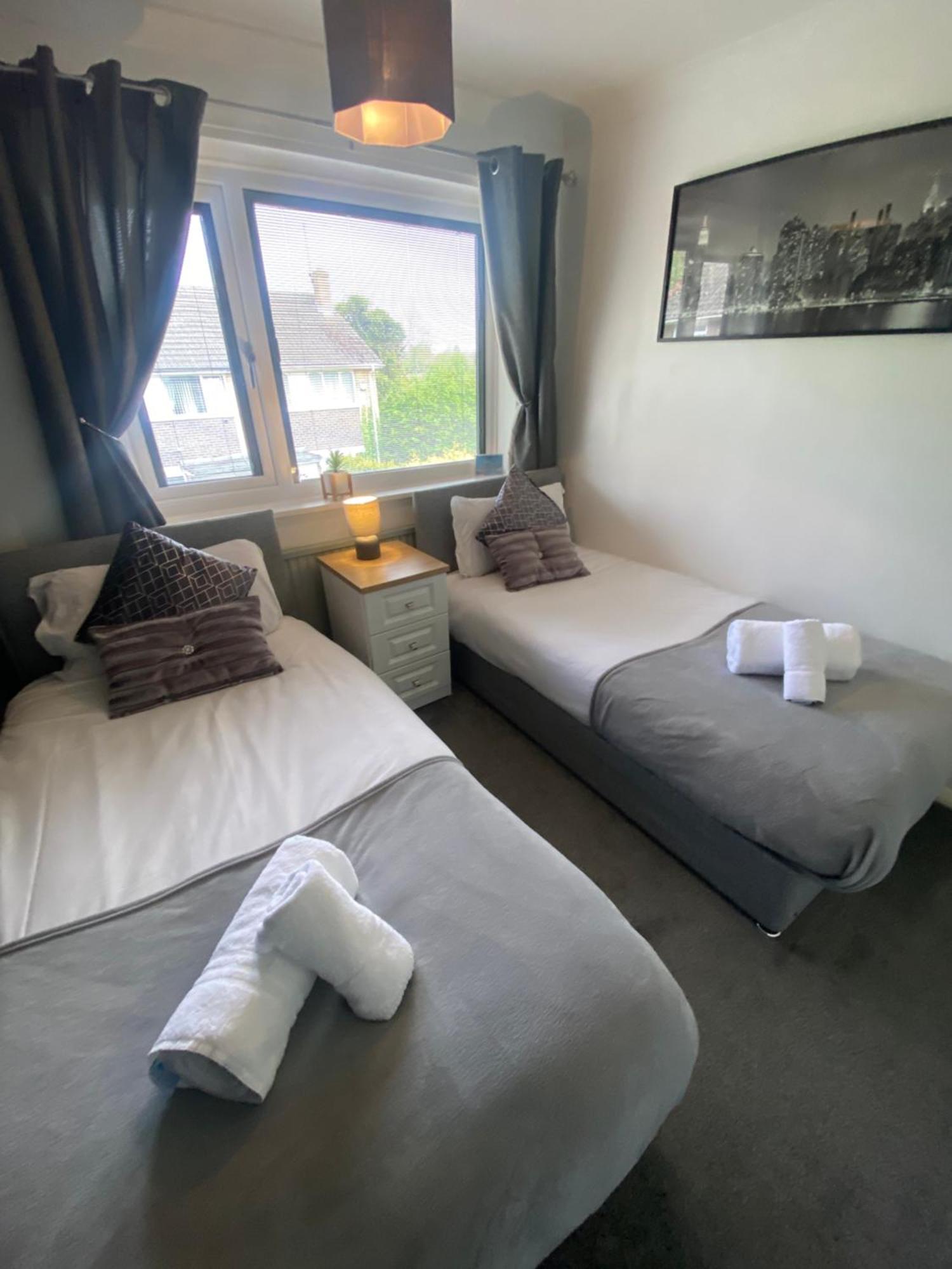 The Brook House - Spacious 3 Bed Home From Home In Burton Extérieur photo