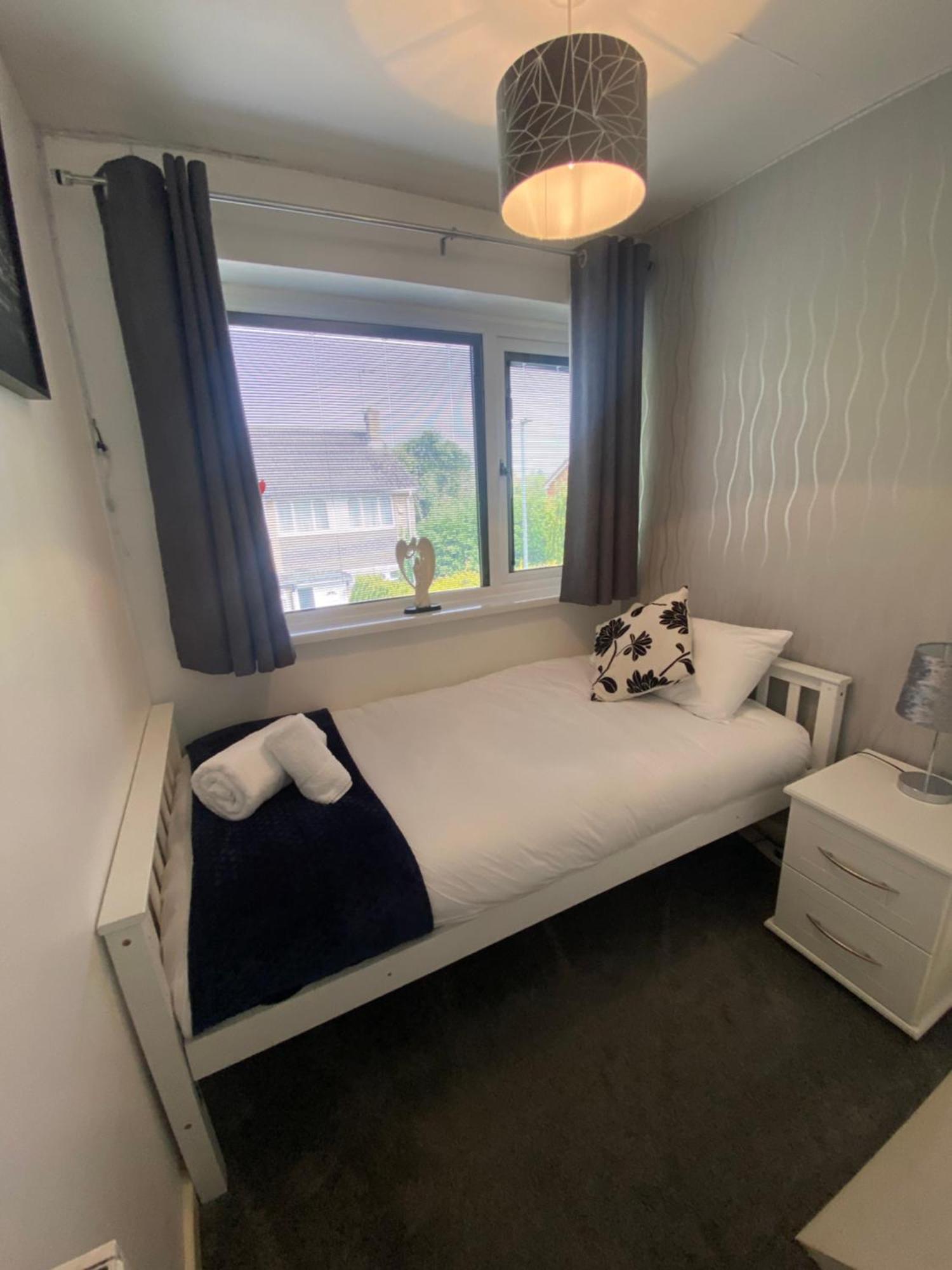 The Brook House - Spacious 3 Bed Home From Home In Burton Extérieur photo
