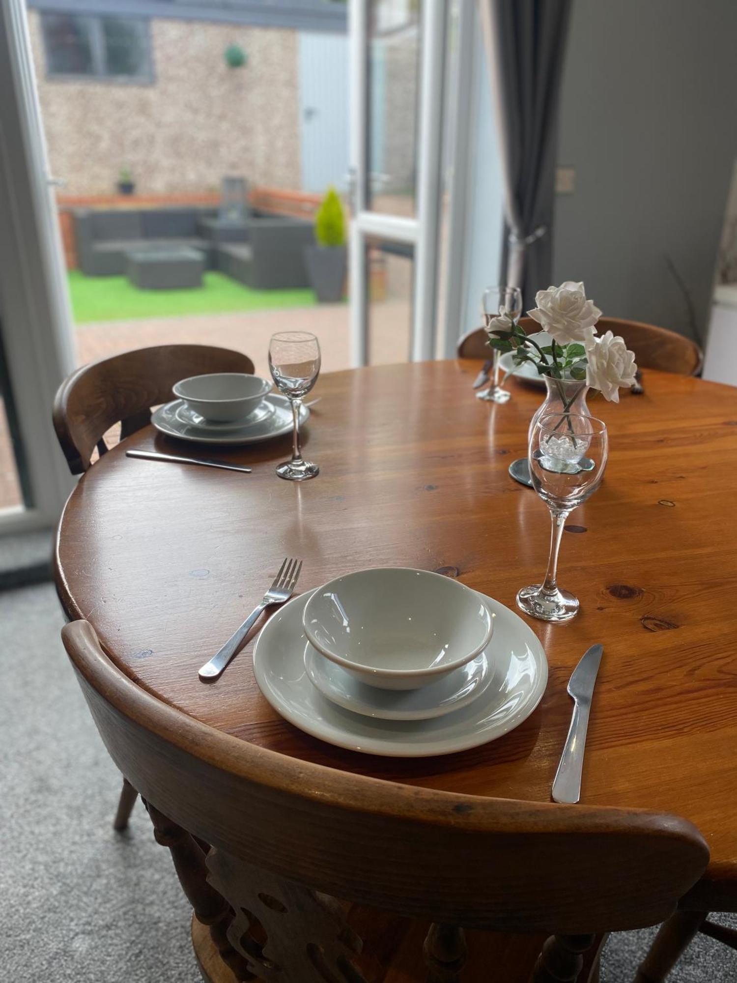 The Brook House - Spacious 3 Bed Home From Home In Burton Extérieur photo